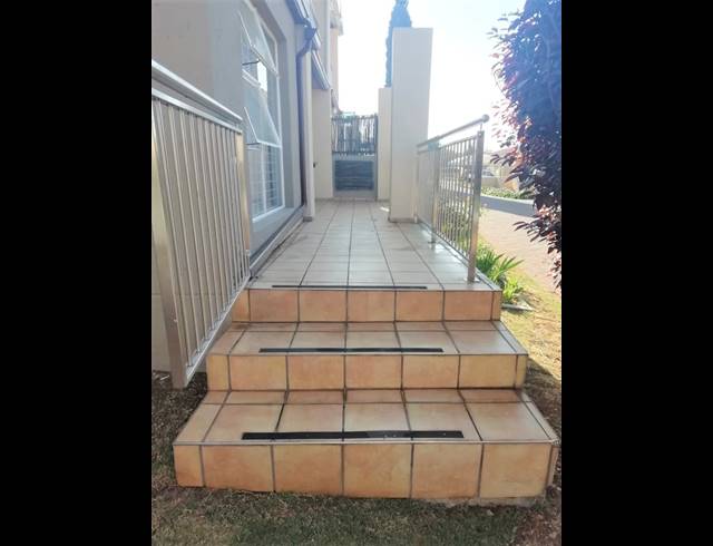 3 BEDROOM FLAT TO LET IN VANDERBIJLPARK SW 5